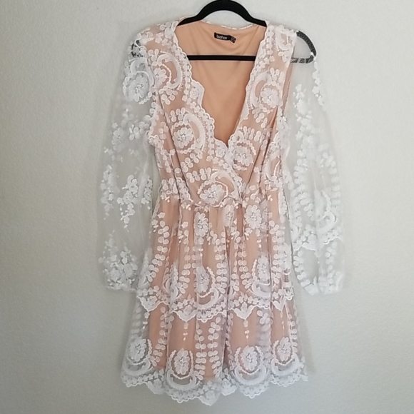 Boohoo Dresses & Skirts - Boohoo Lace Overlay Dress